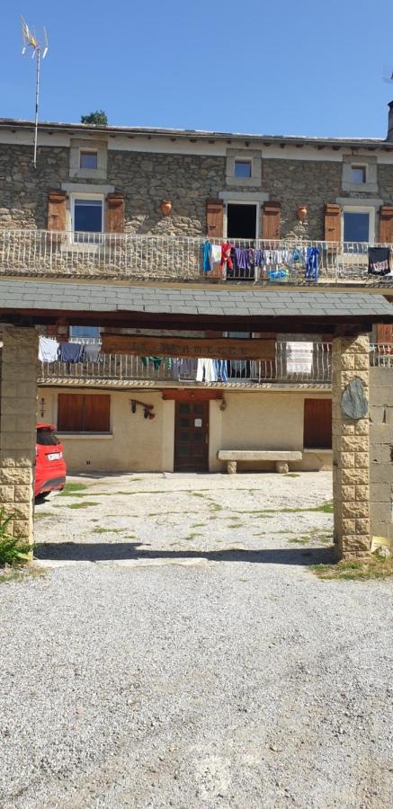 Studio Montagne Cerdagne A Saillagouse Exterior photo